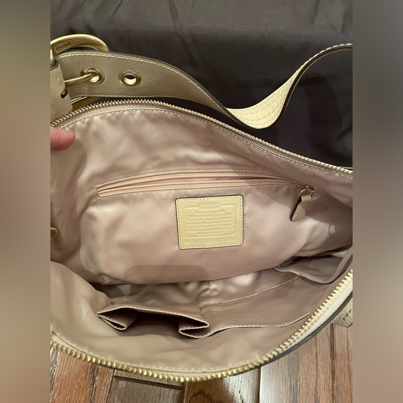 Coach shoulder bag - Picture 2 of 3